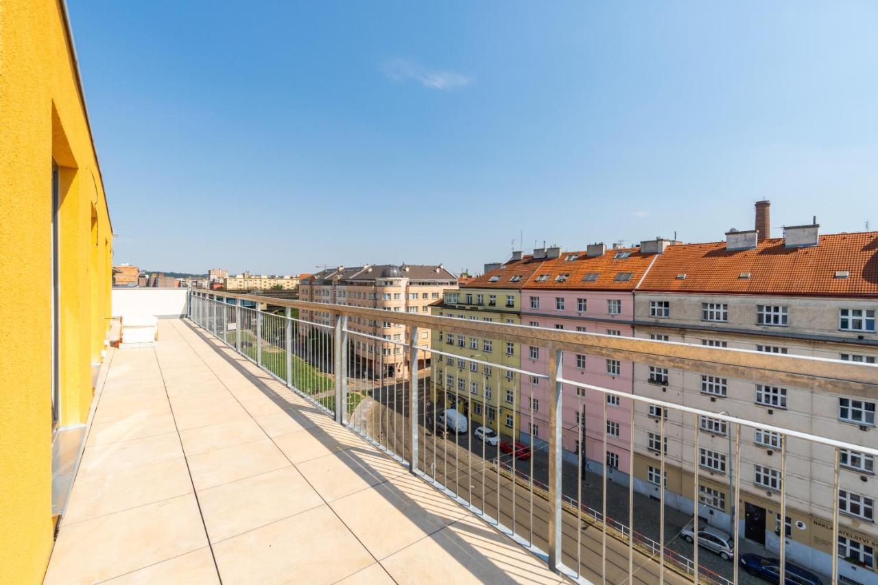 Center Penthouse: Modern One-bedroom With Free Parking Apartmán Prague