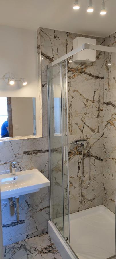 公寓 One Bedroom Penthouse # 82 In The Brand New Building Close To The Center With Free Parking *