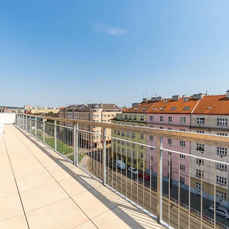 City Center Penthouse: Modern One-Bedroom with Free Parking Prague Exterior photo