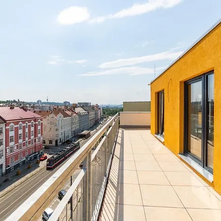 City Center Penthouse: Modern One-Bedroom with Free Parking Prague Exterior photo